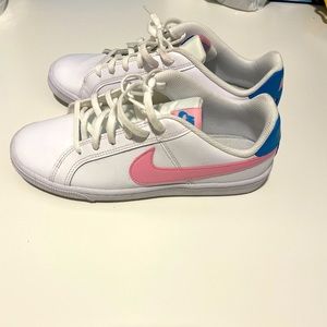 7Y (women 9) Nike low court royal